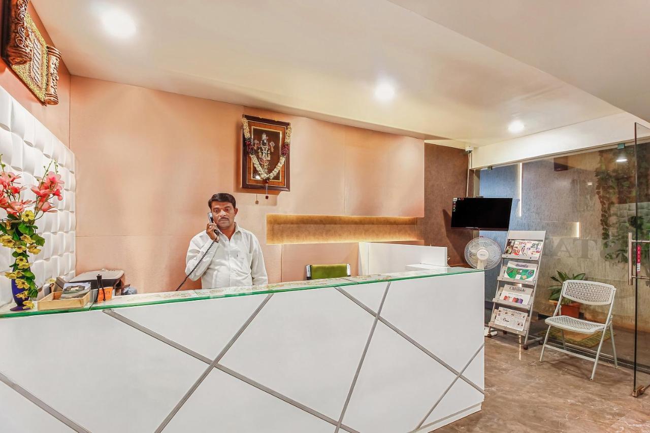 Oyo 26991 Stanza Luxurios Stay Zahirabad Екстериор снимка