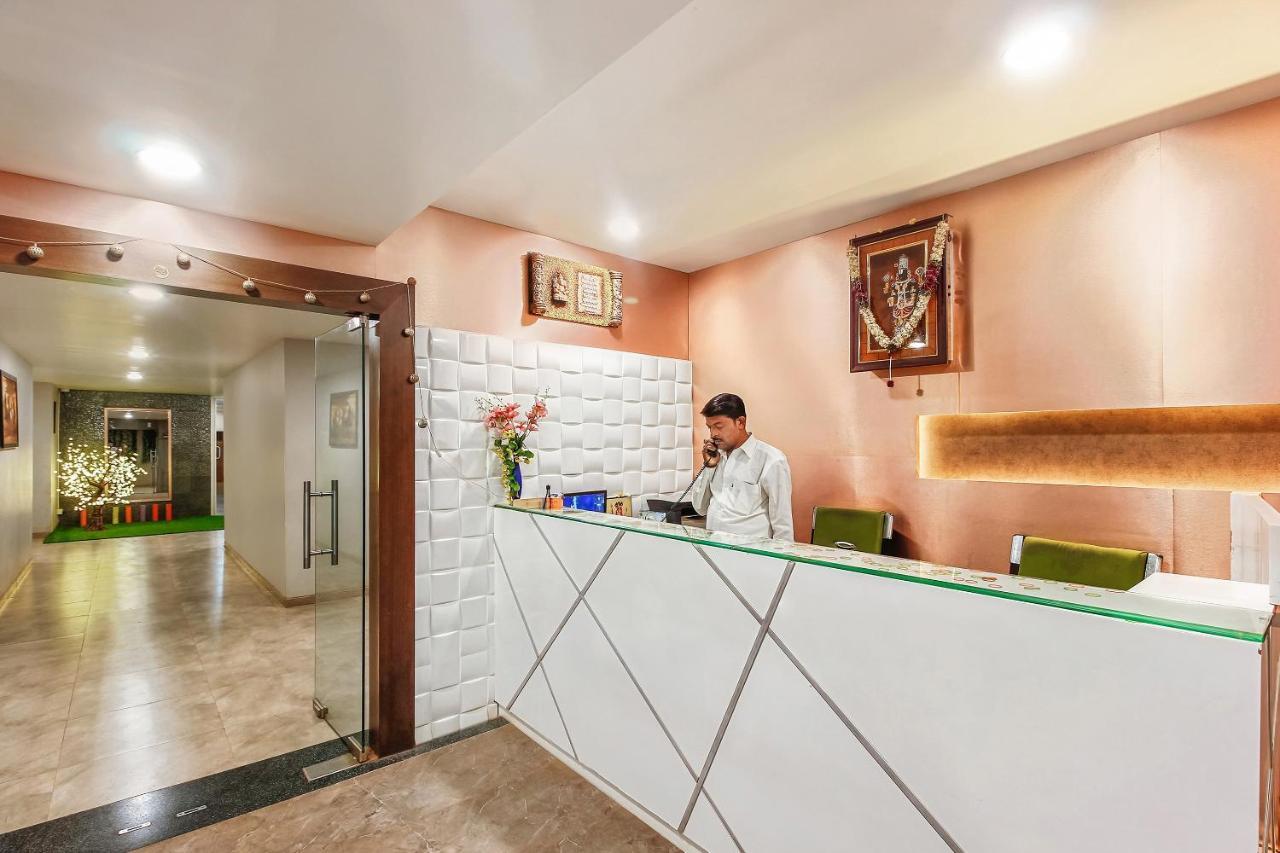 Oyo 26991 Stanza Luxurios Stay Zahirabad Екстериор снимка